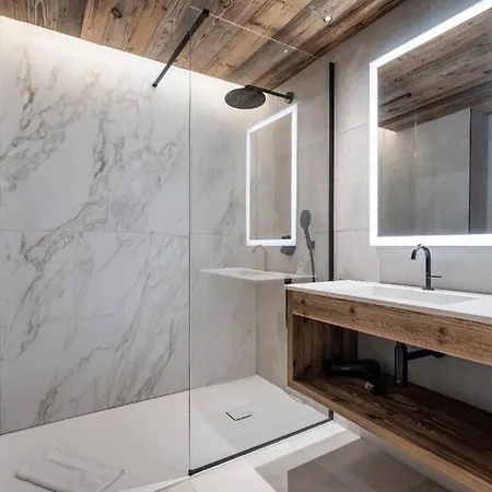 Luxury Ski-In Ski-Out Chalet Val-D'Isere Jacuzzi Sauna *
