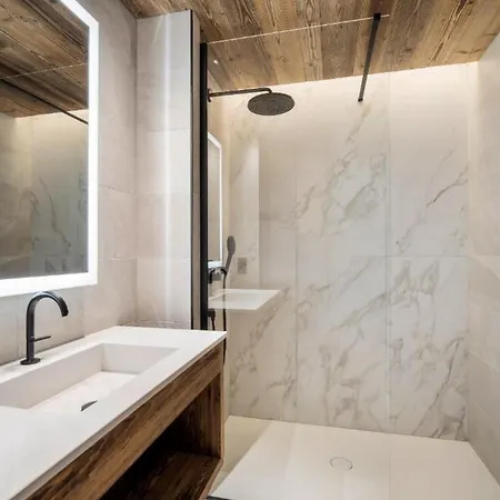 Luxury Ski-In Ski-Out Chalet Val-D'Isere Jacuzzi Sauna