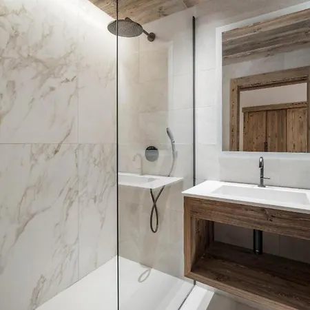 Luxury Ski-In Ski-Out Chalet Val-D'Isere Jacuzzi Sauna Val-dʼIsère